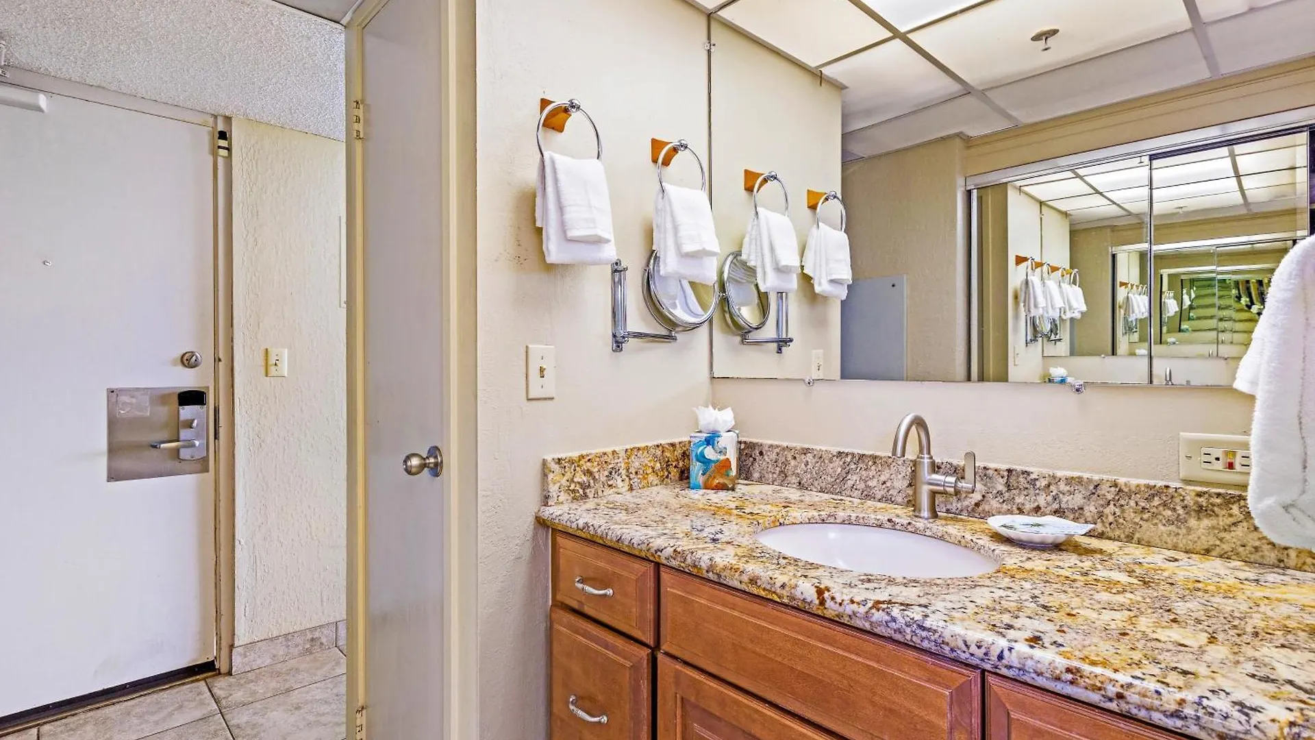 Apartamento Kaanapali Shores Studio #642 Lahaina Estados Unidos